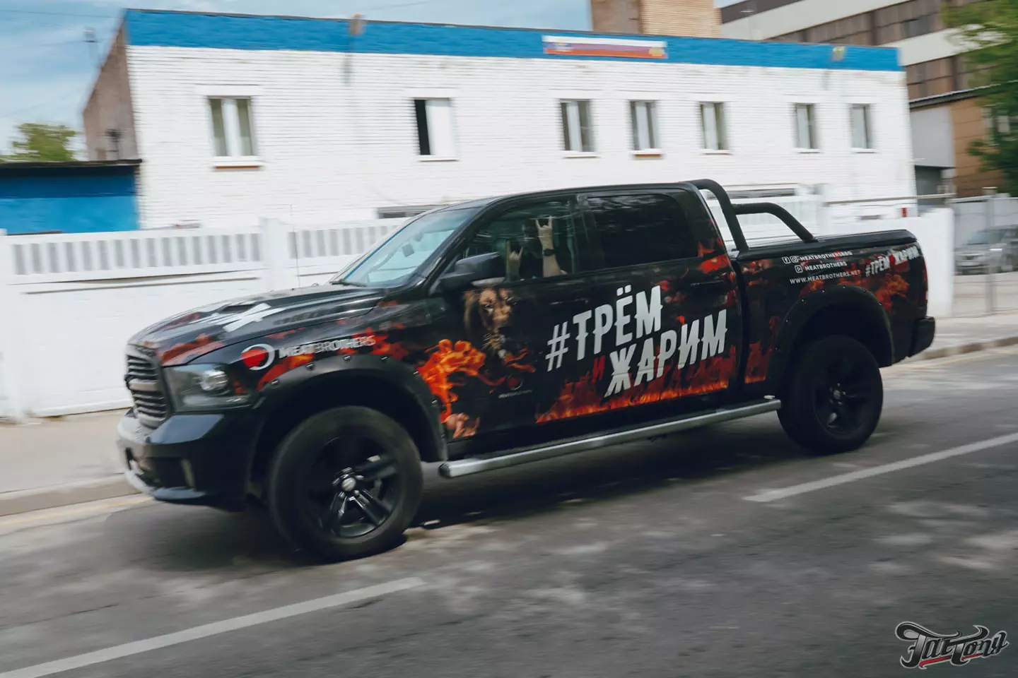 Построили выхлопную систему на RAM 1500 для MEATBROTHERS